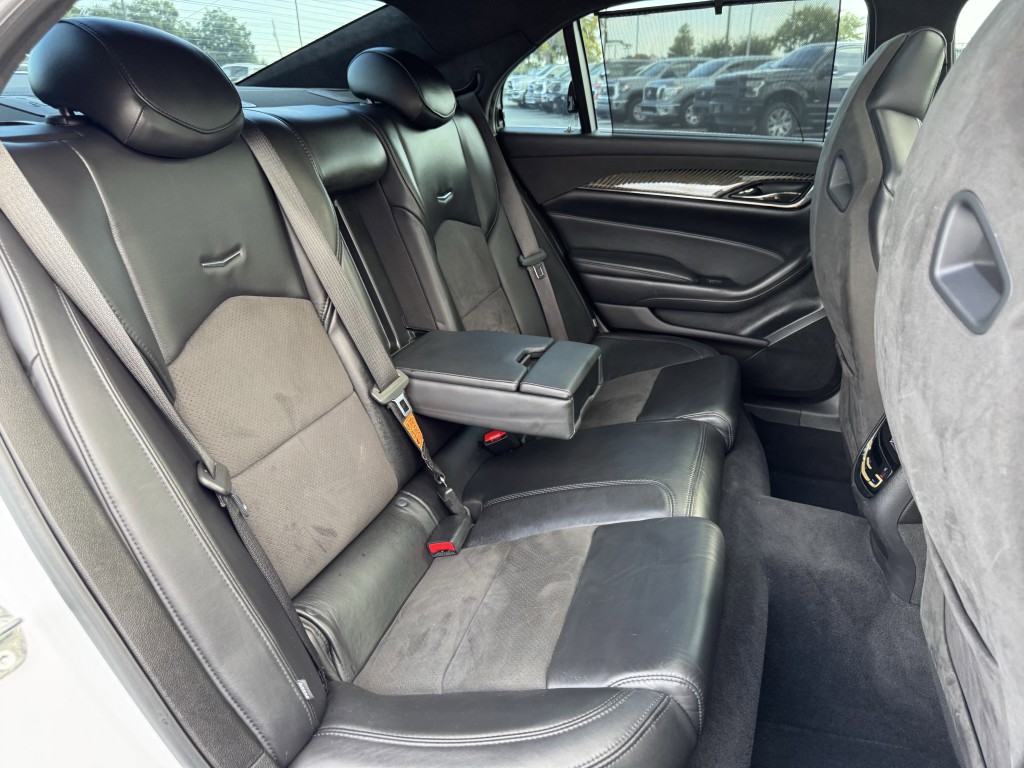 2018 Cadillac CTS Image 32