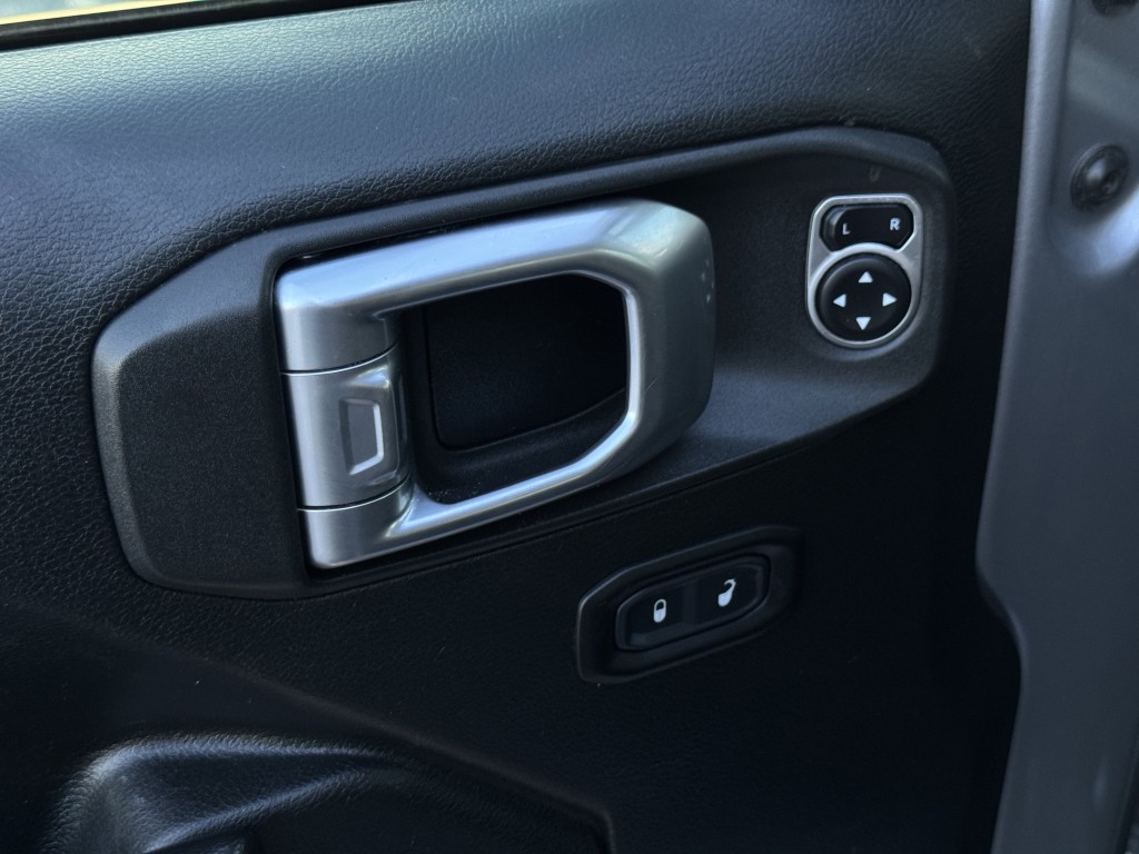 2020 Jeep Gladiator Image 16