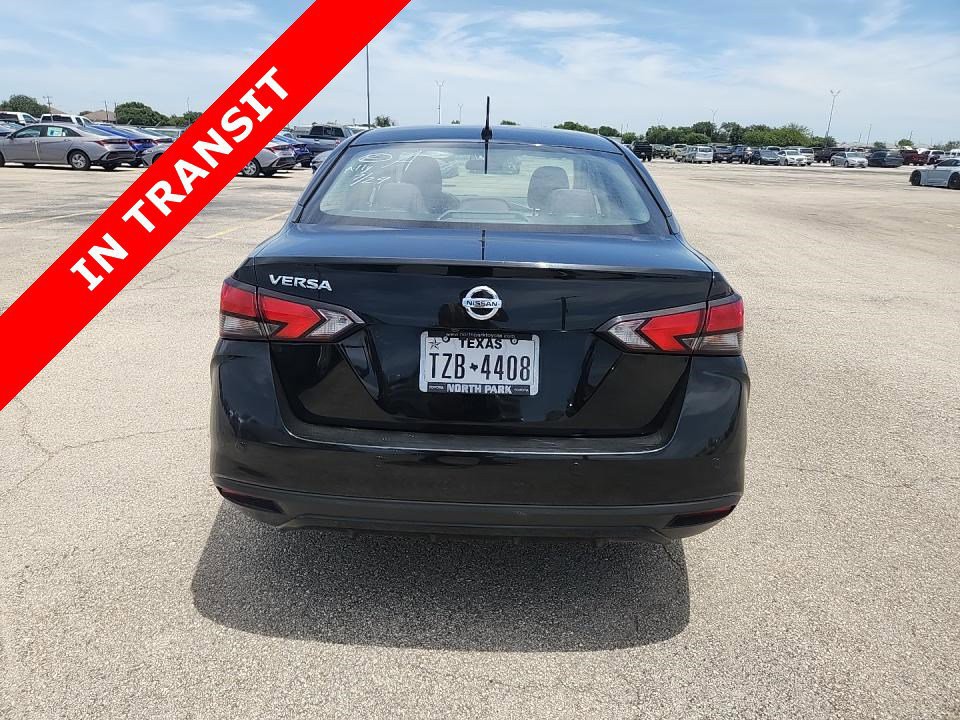 2022 Nissan Versa Image 7