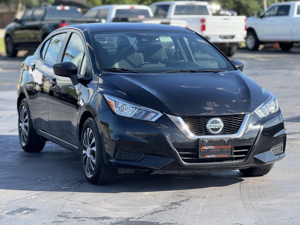 2022 Nissan Versa Image 3