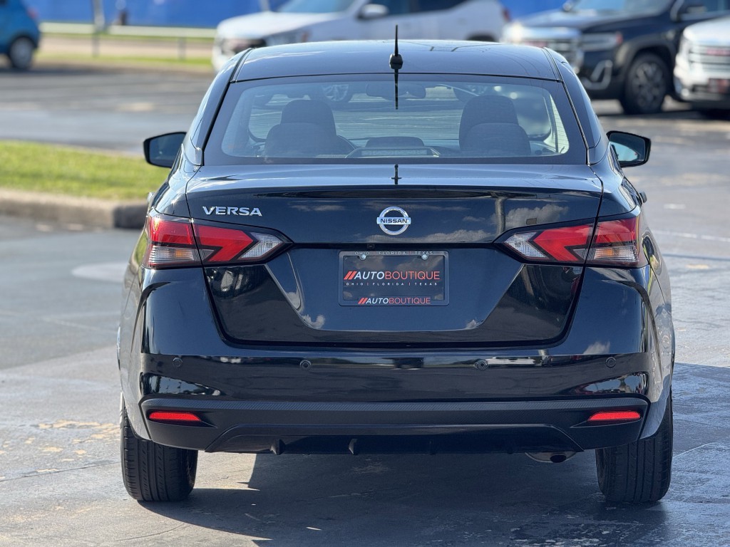 2022 Nissan Versa Image 5