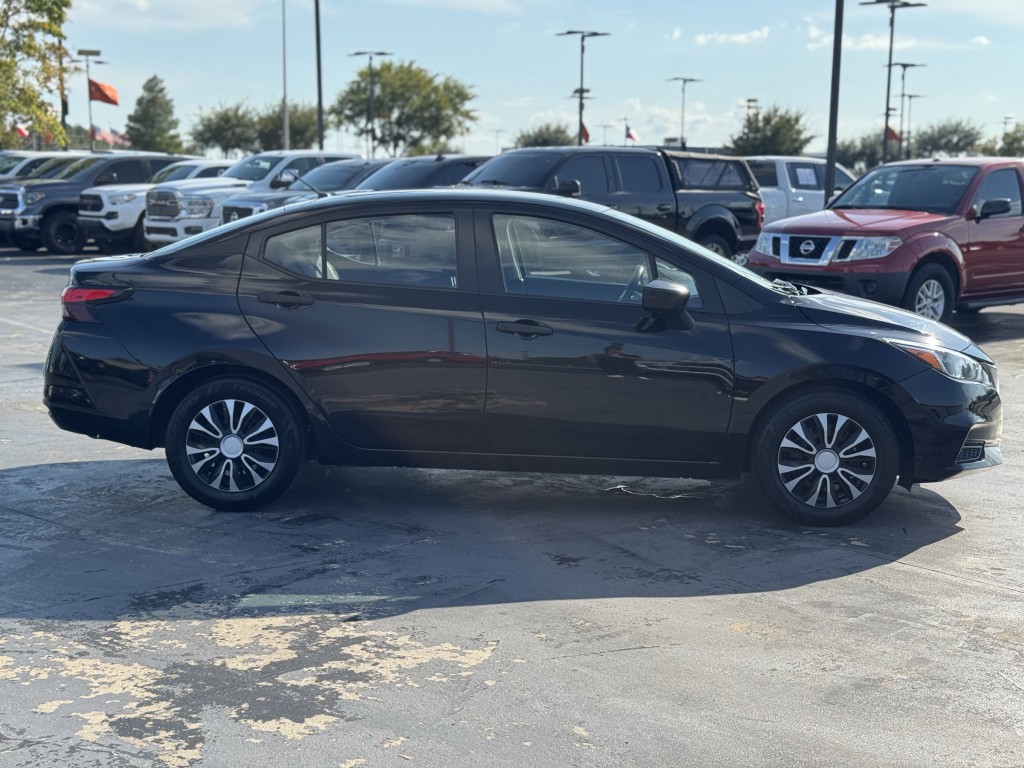 2022 Nissan Versa Image 8