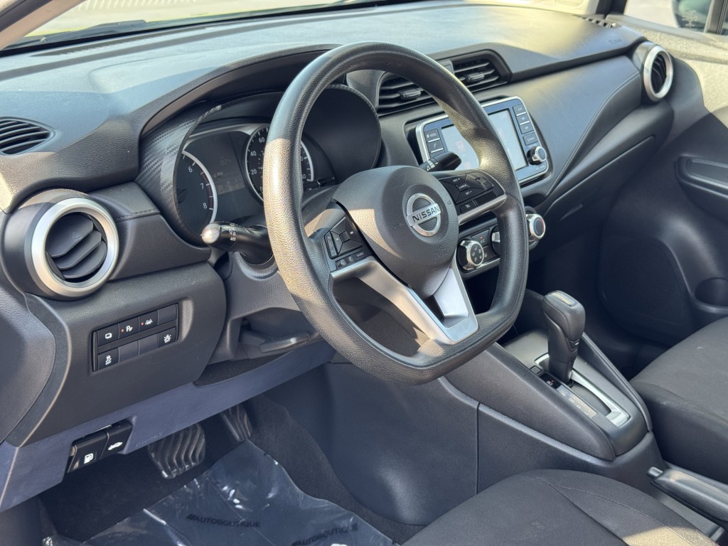 2022 Nissan Versa Image 10