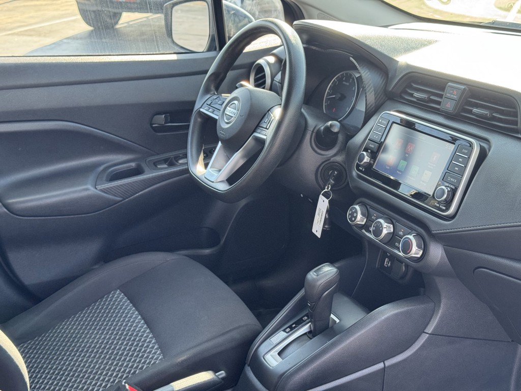 2022 Nissan Versa Image 11
