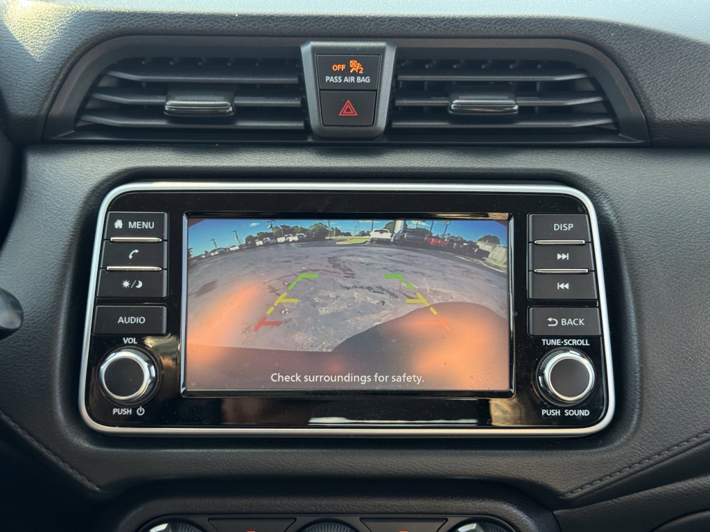 2022 Nissan Versa Image 18