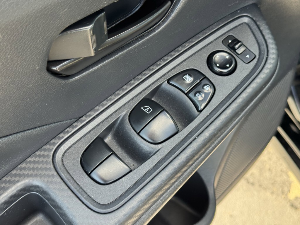 2022 Nissan Versa Image 21