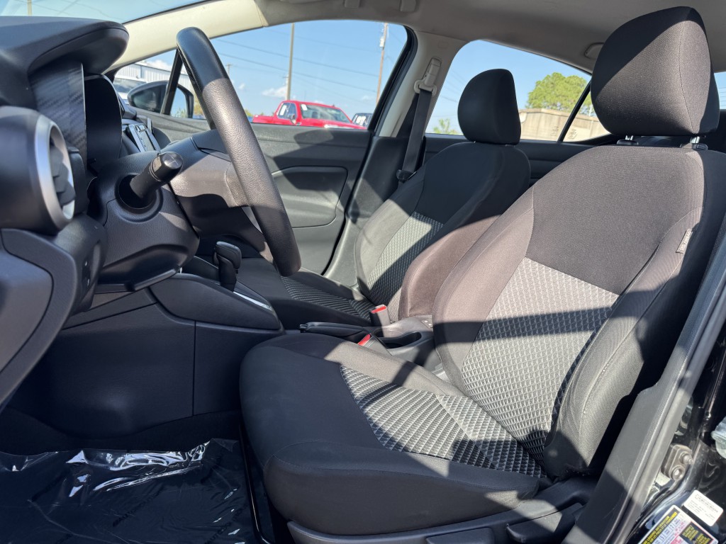 2022 Nissan Versa Image 22