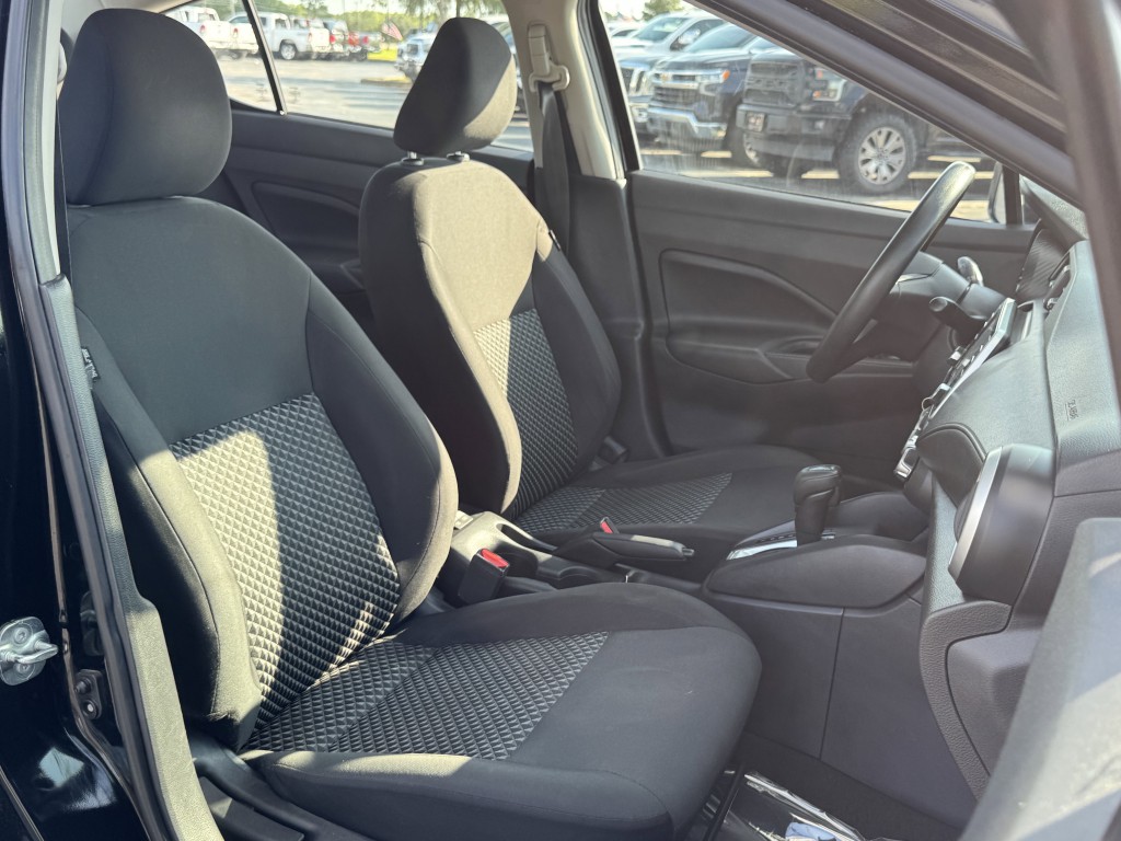 2022 Nissan Versa Image 23