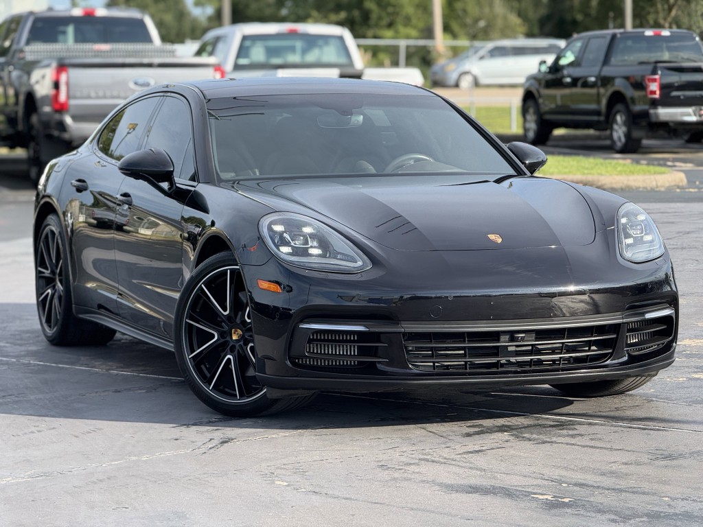 2018 Porsche Panamera Image 3