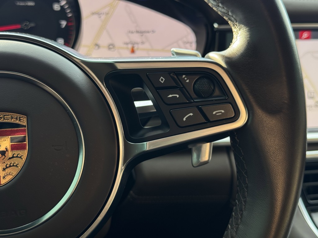 2018 Porsche Panamera Image 21