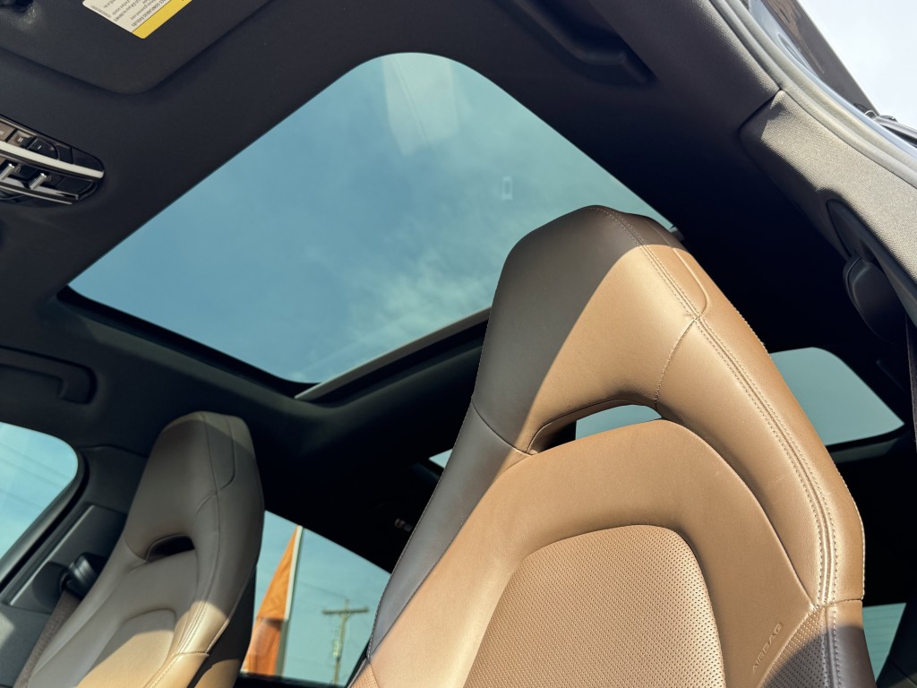 2018 Porsche Panamera Image 39