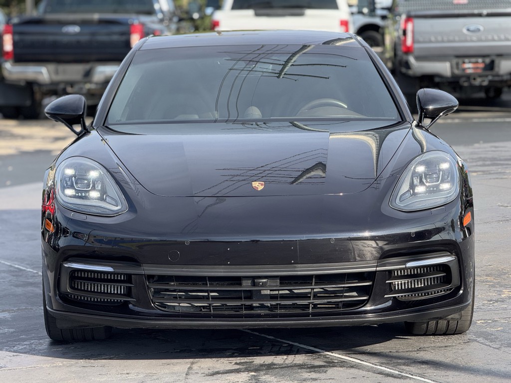 2018 Porsche Panamera Image 8