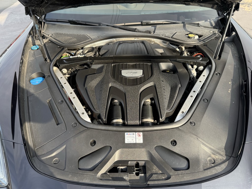 2018 Porsche Panamera Image 15
