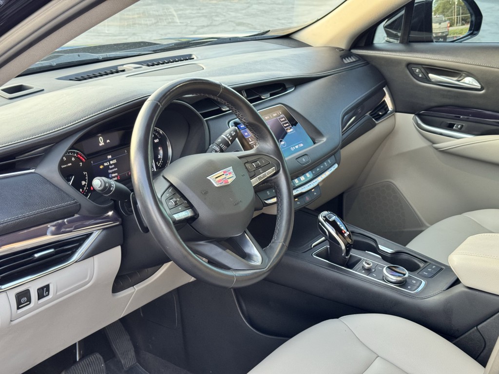2022 Cadillac XT4 Image 12