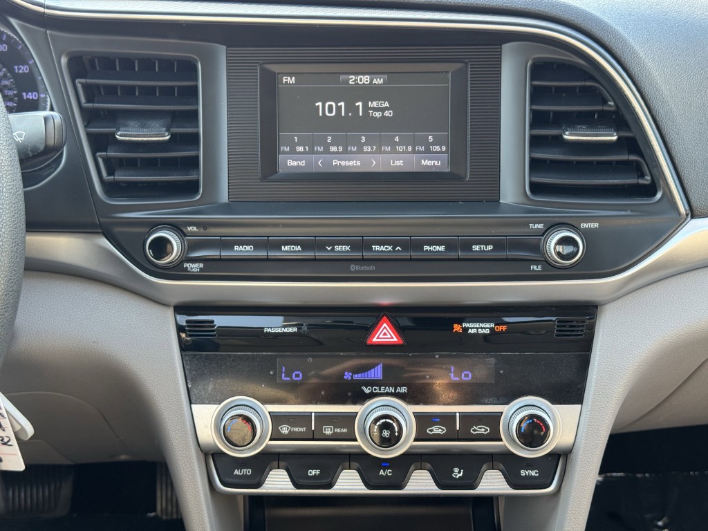 2020 Hyundai Elantra Image 18
