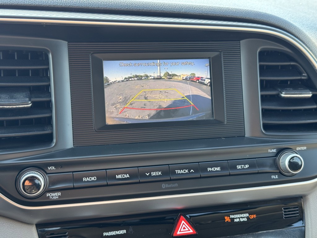 2020 Hyundai Elantra Image 19