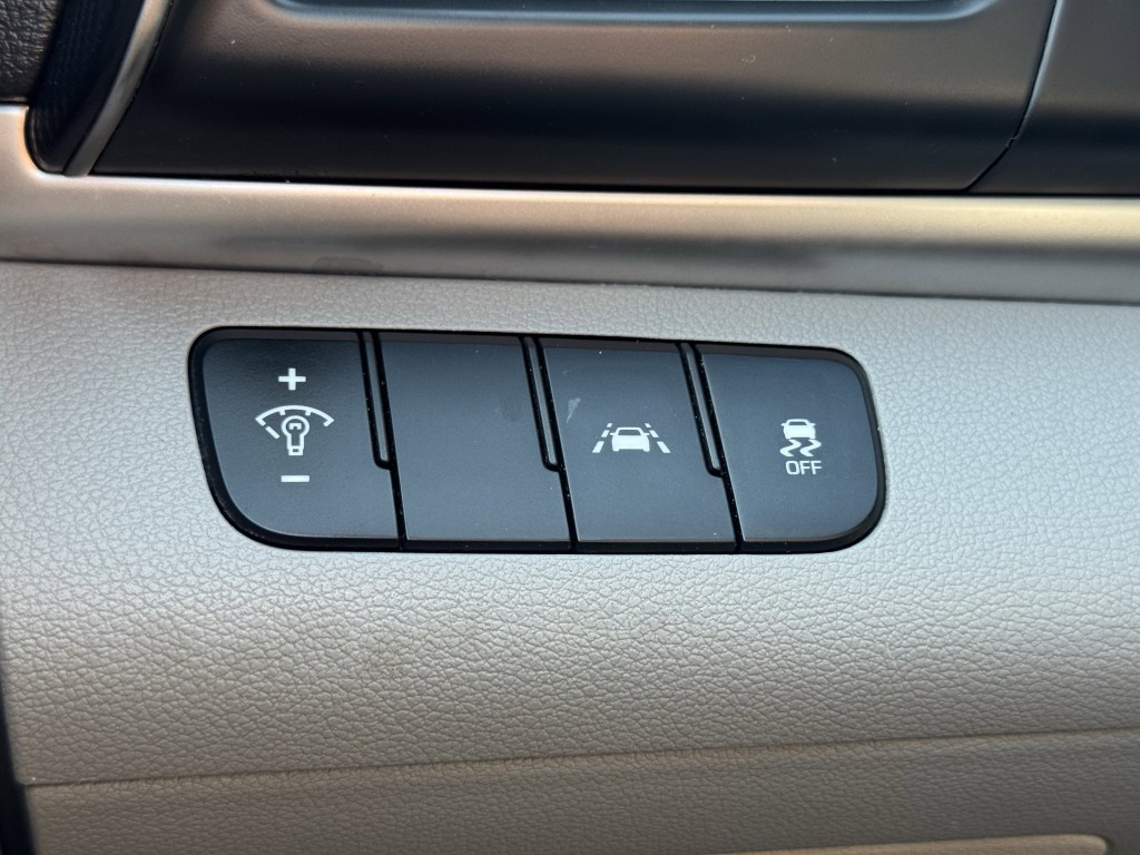 2020 Hyundai Elantra Image 21