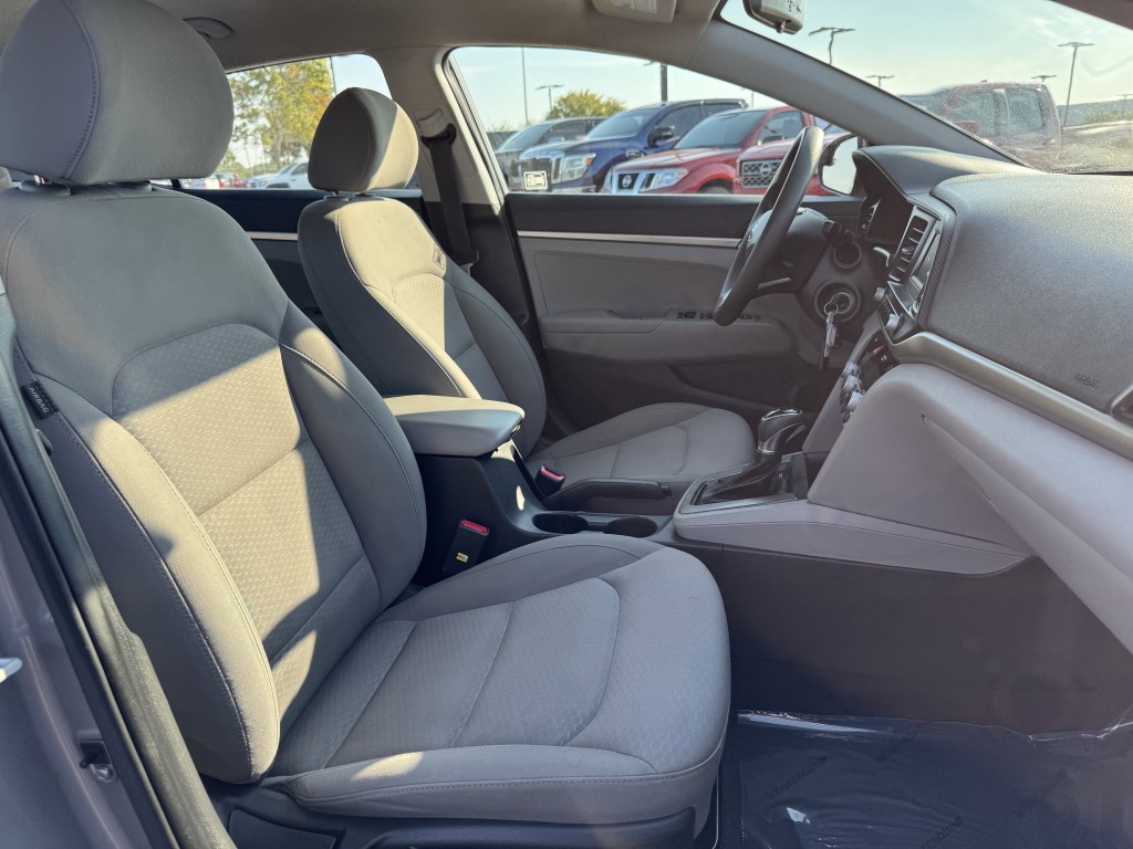 2020 Hyundai Elantra Image 23