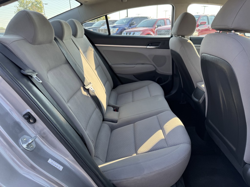 2020 Hyundai Elantra Image 24