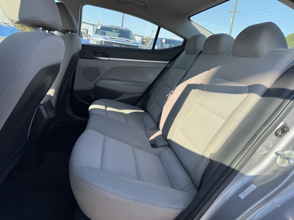 2020 Hyundai Elantra Image 25
