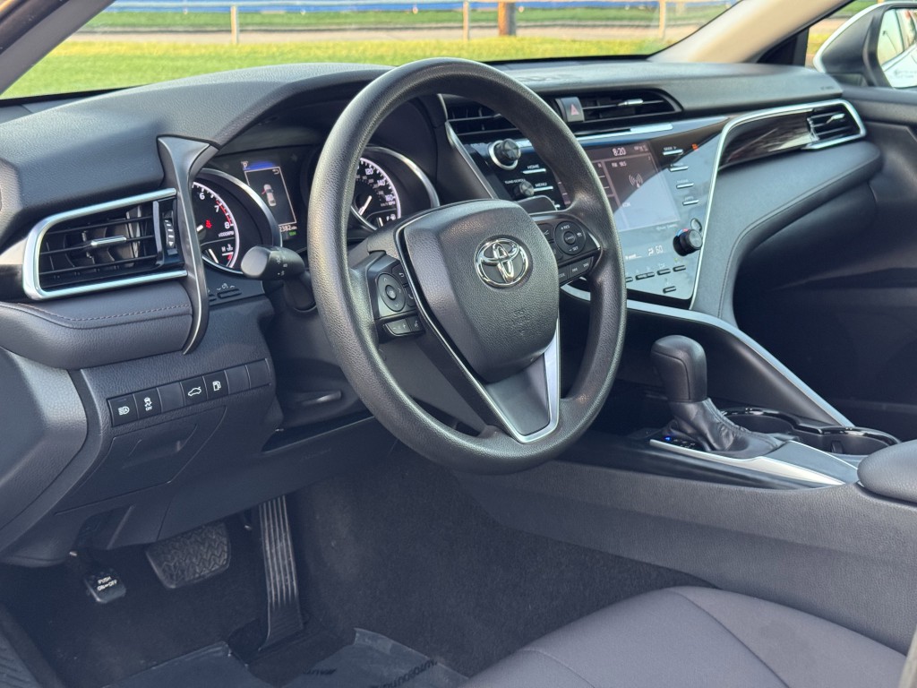 2018 Toyota Camry Image 11