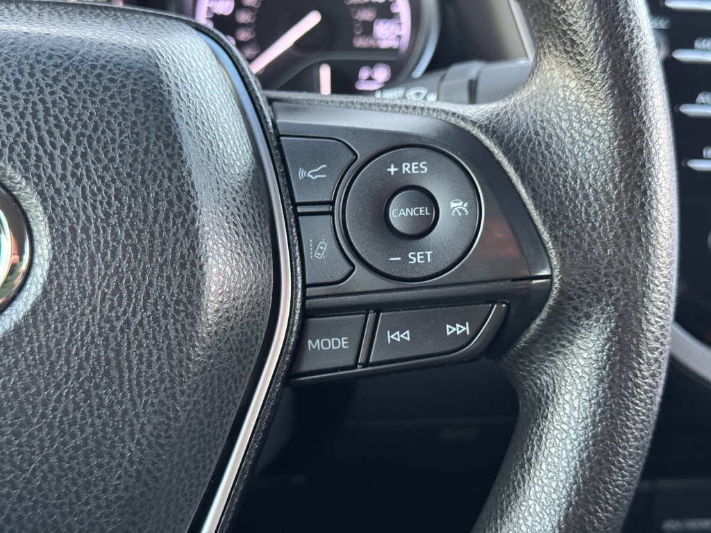 2018 Toyota Camry Image 16