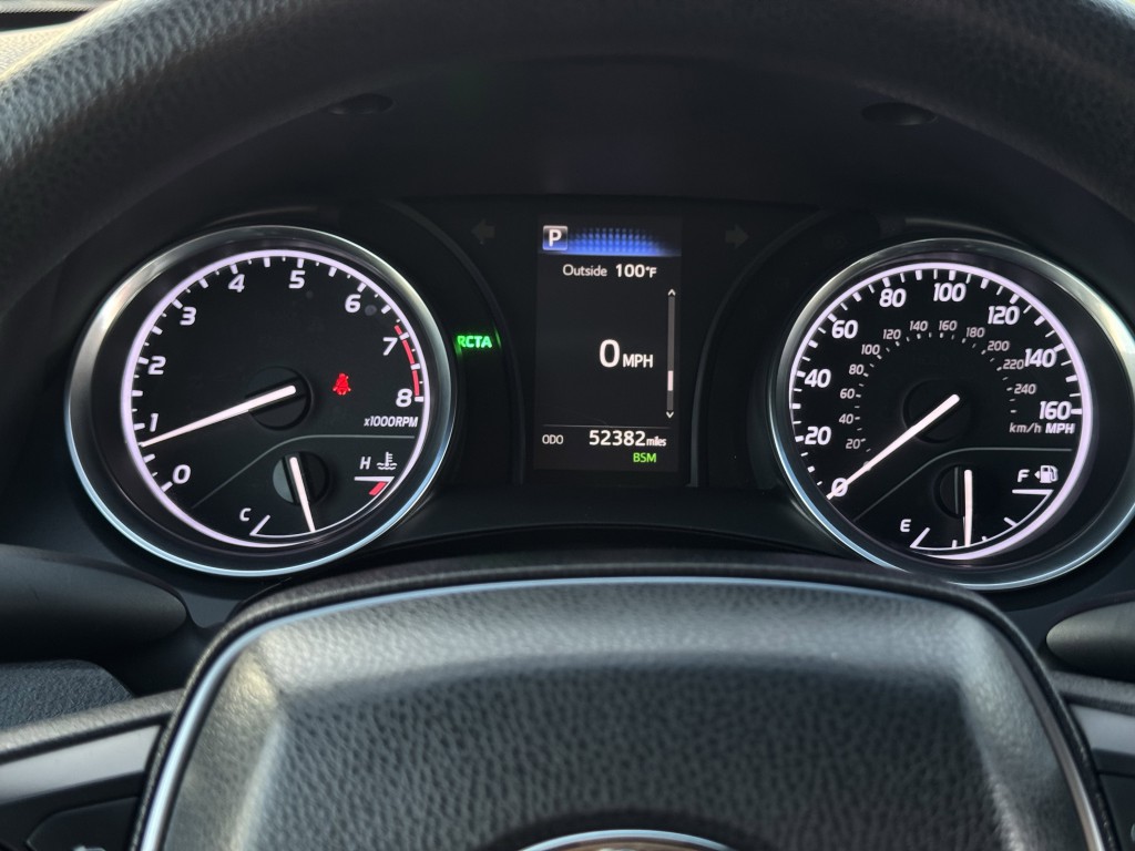 2018 Toyota Camry Image 17