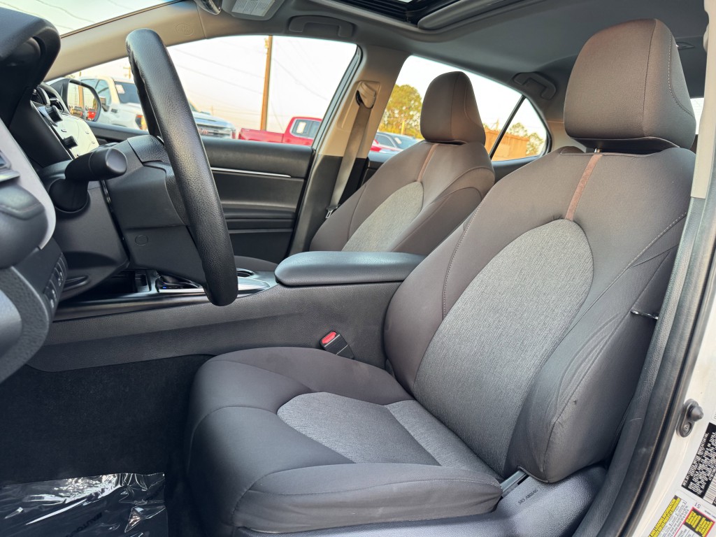 2018 Toyota Camry Image 22