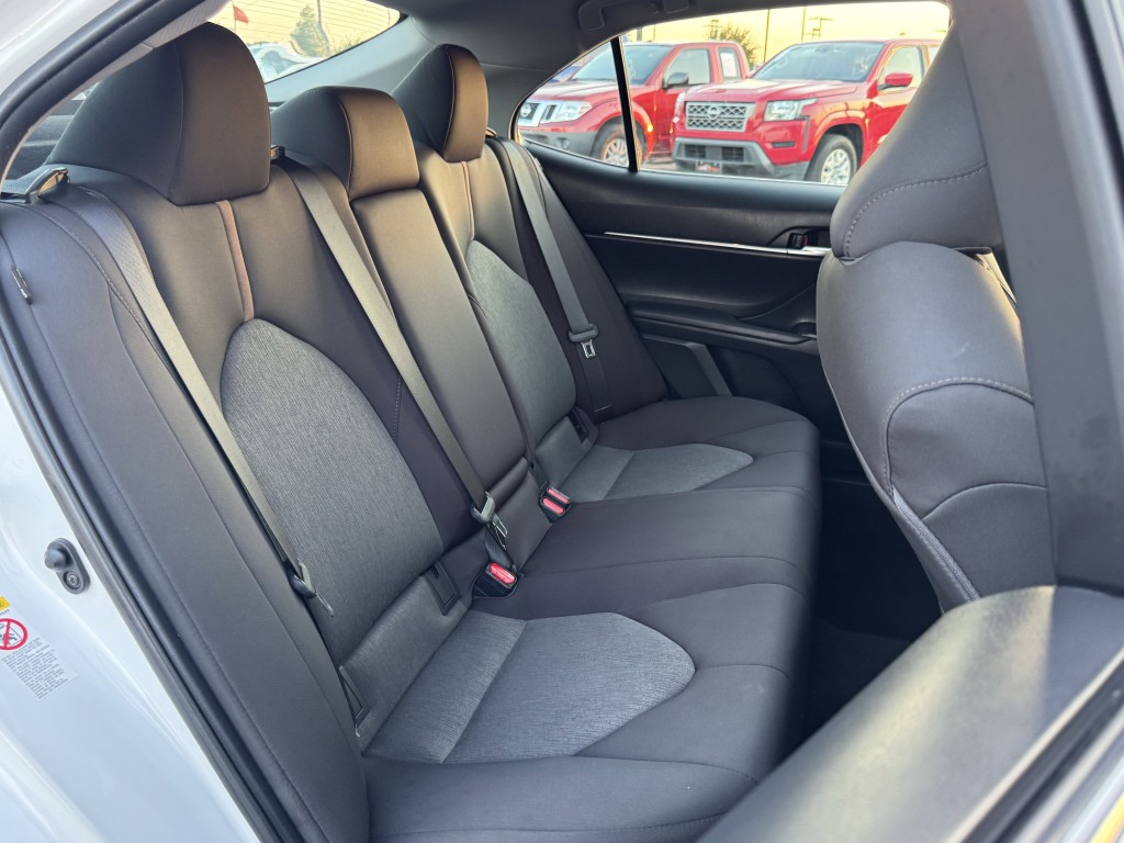 2018 Toyota Camry Image 24