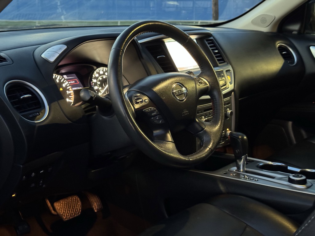 2017 Nissan Pathfinder Image 11