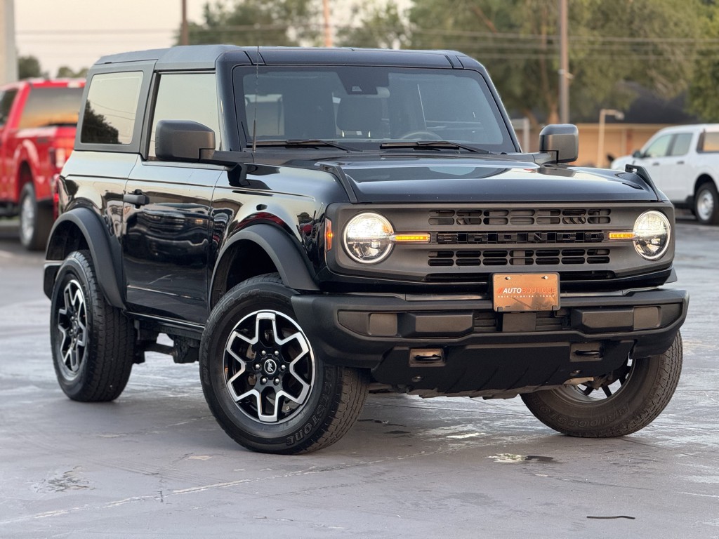 2022 Ford Bronco Image 3