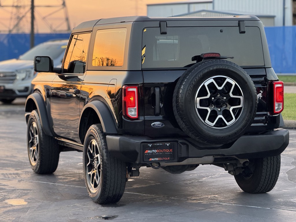 2022 Ford Bronco Image 9