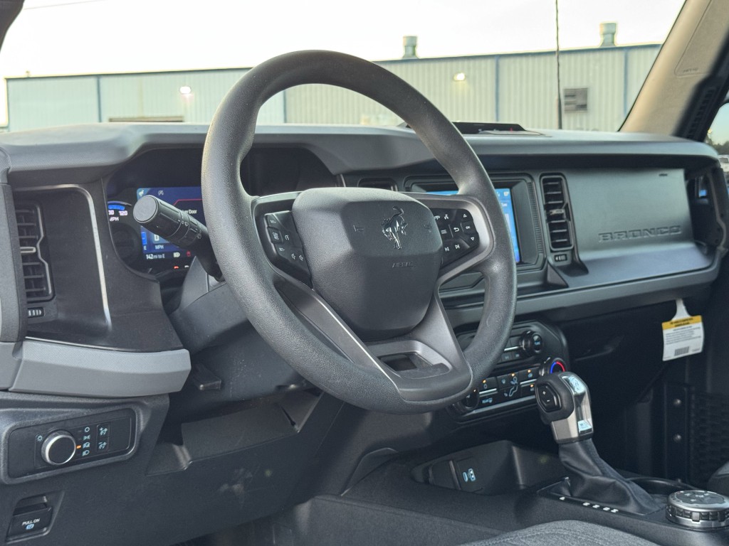 2022 Ford Bronco Image 12