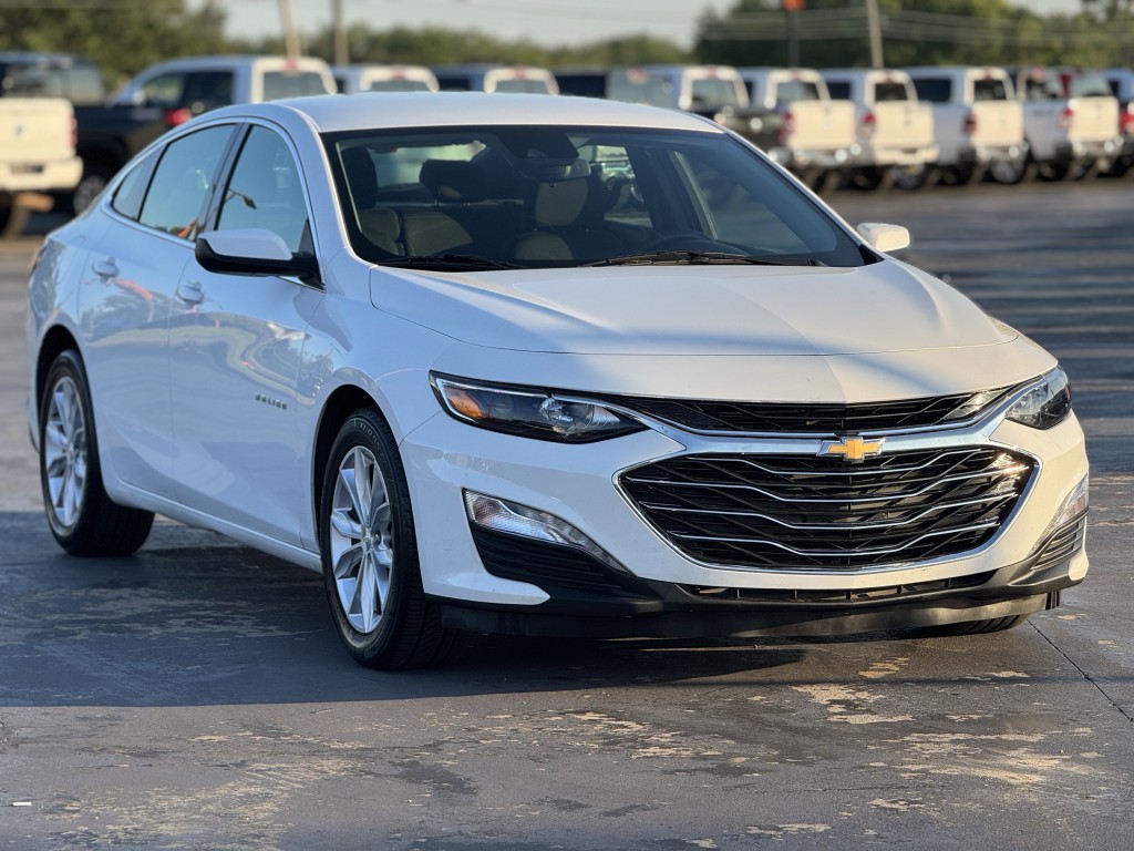 2023 Chevrolet Malibu Image 3
