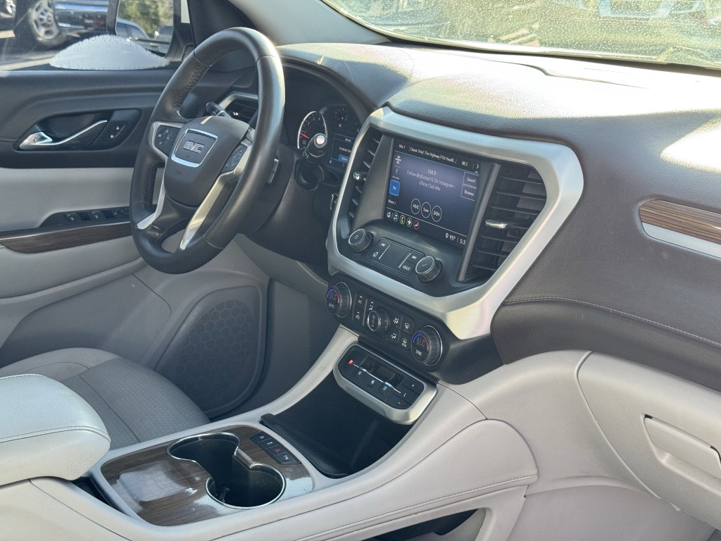2020 GMC Acadia Image 13