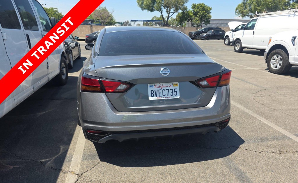 2021 Nissan Altima Image 7