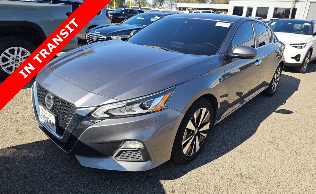 2021 Nissan Altima Image 1