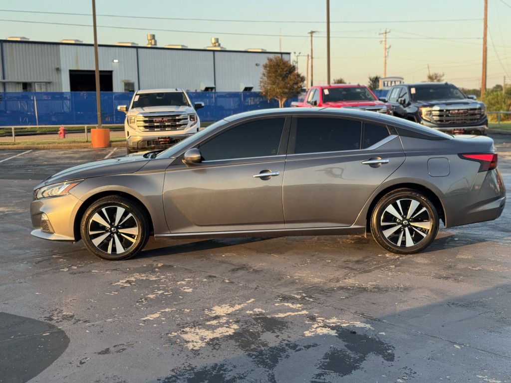 2021 Nissan Altima Image 10