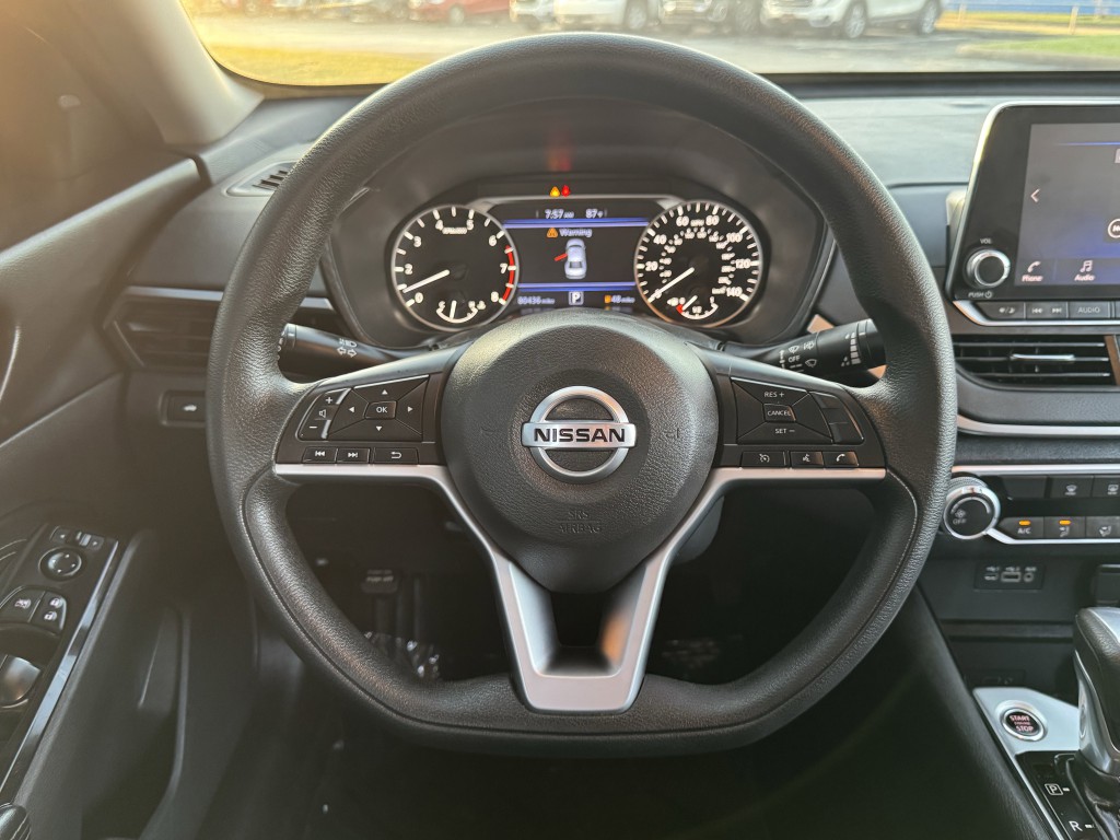 2021 Nissan Altima Image 15