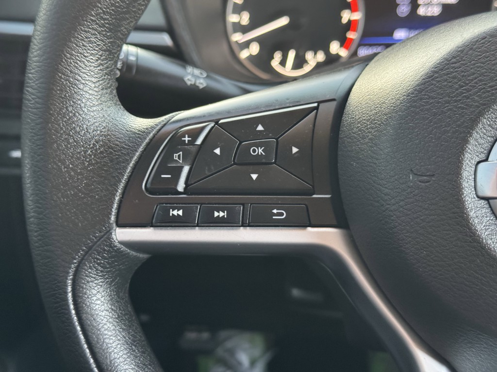 2021 Nissan Altima Image 16
