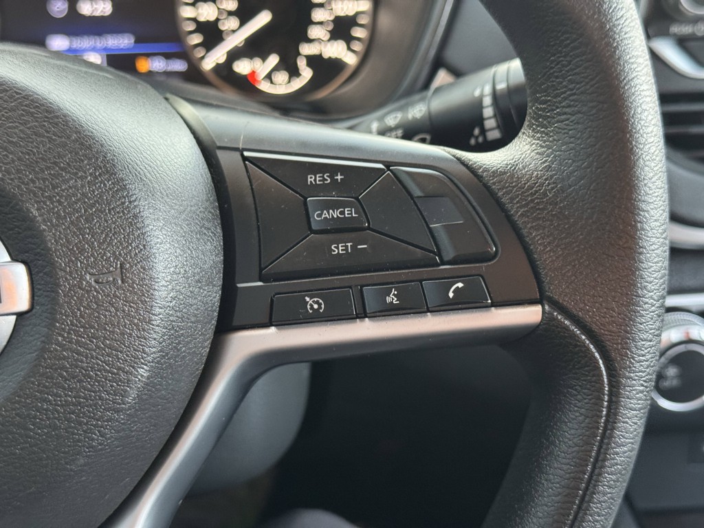 2021 Nissan Altima Image 17