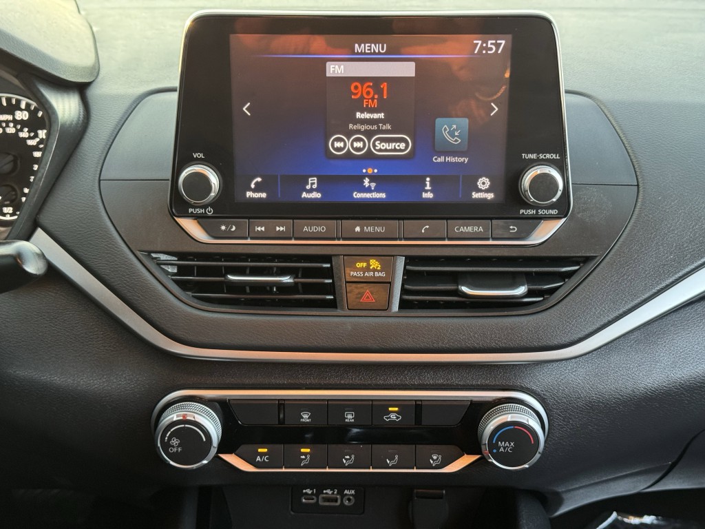 2021 Nissan Altima Image 19