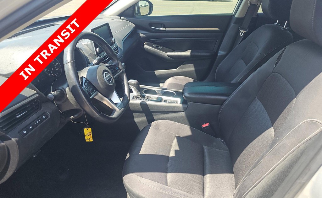2021 Nissan Altima Image 8