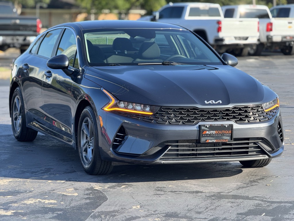 2023 Kia K5 Image 3