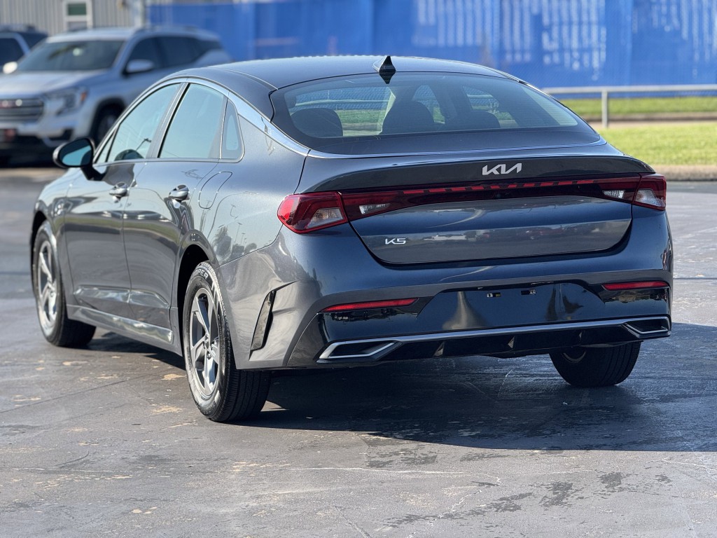 2023 Kia K5 Image 8
