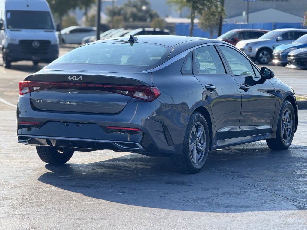 2023 Kia K5 Image 9