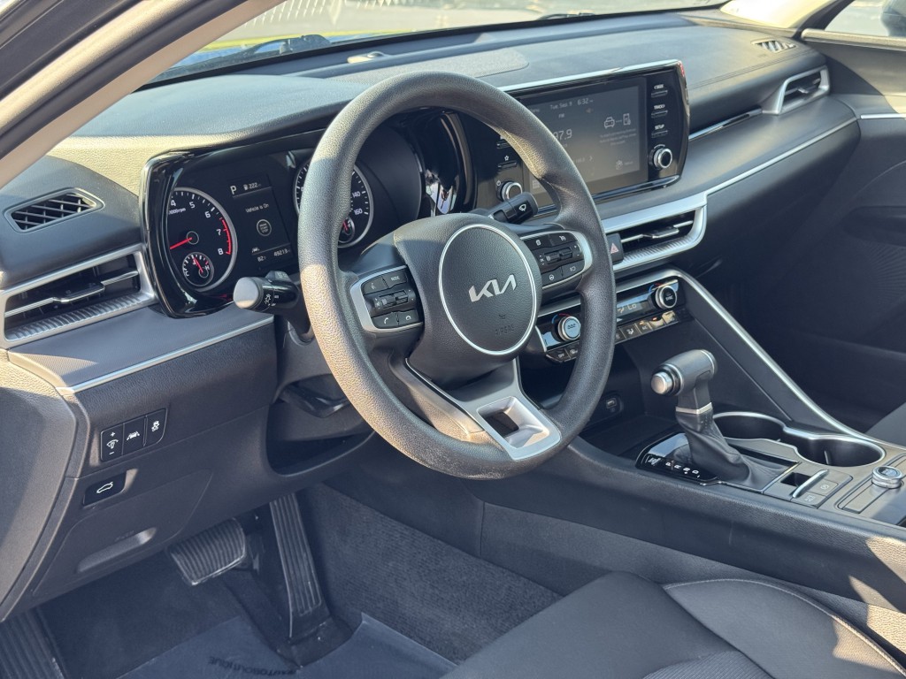 2023 Kia K5 Image 13