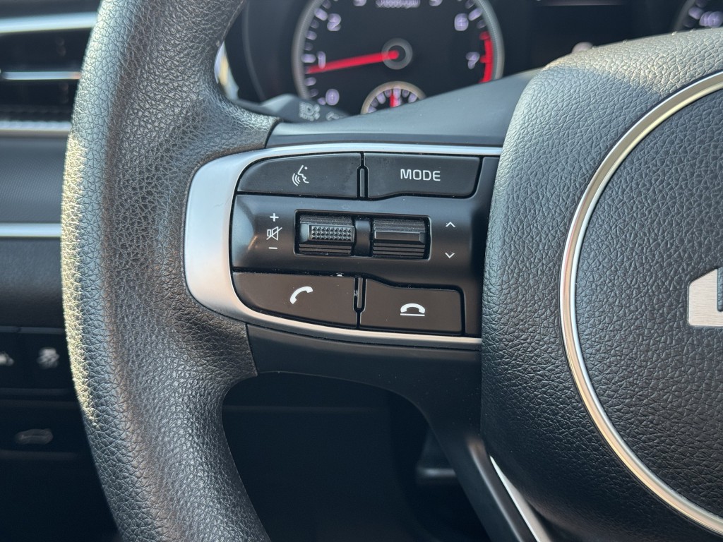 2023 Kia K5 Image 19