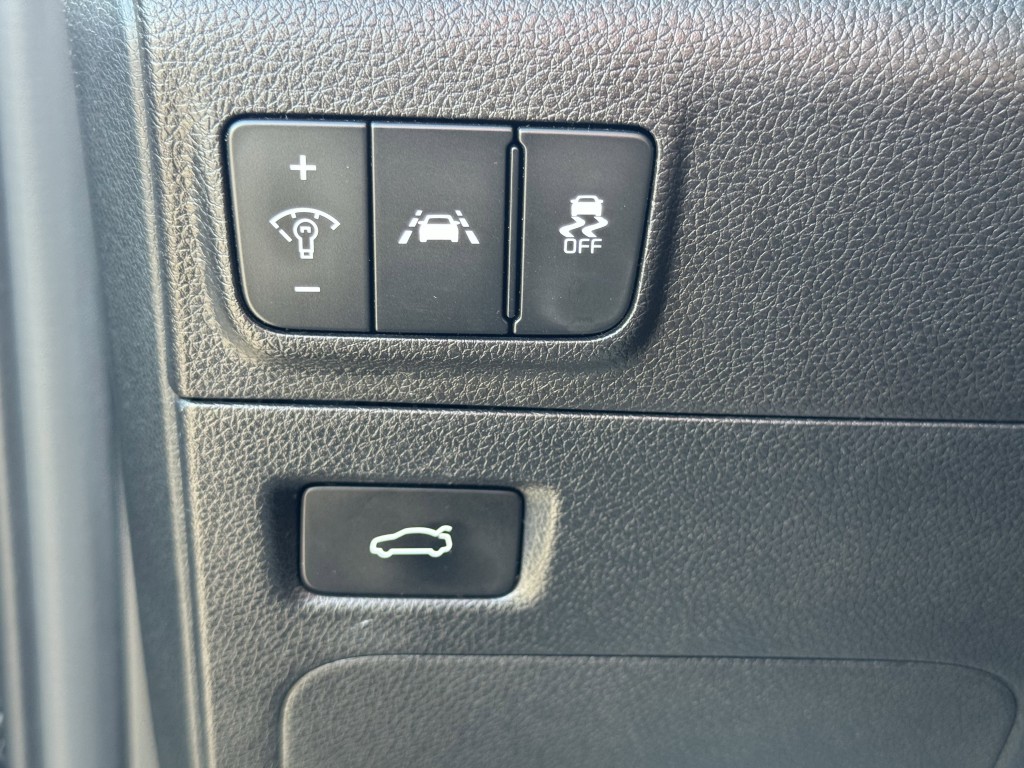 2023 Kia K5 Image 26