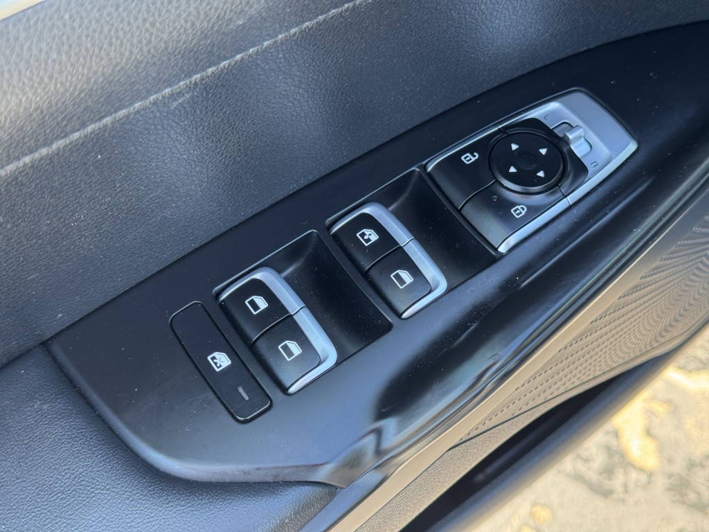 2023 Kia K5 Image 27